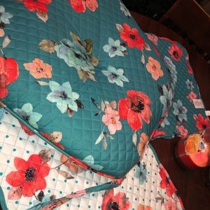 PIONEER WOMAN TABLE SET